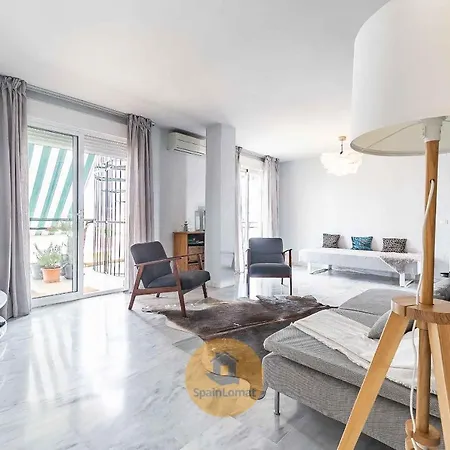 Sublime Spacious Penthouse, Sea And Mountain View